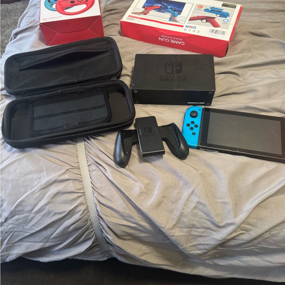 Nintendo Switch Red and Blue Steering Wheel Set - Picture 9 of 9